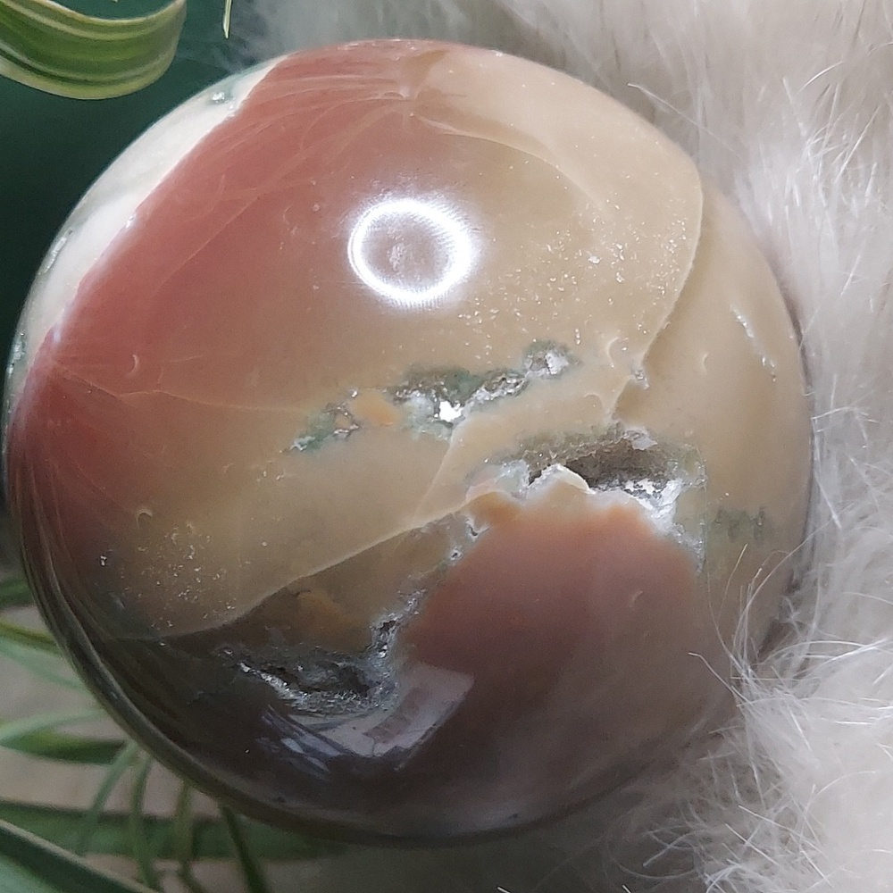 ****** Crystal Agate Healing Sphere w/ Druzy Pockets Metaphysical Properties